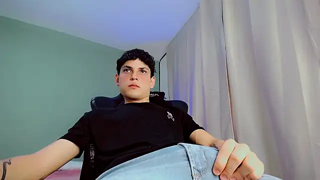 dilan hott  online show from 10, 9, 2025