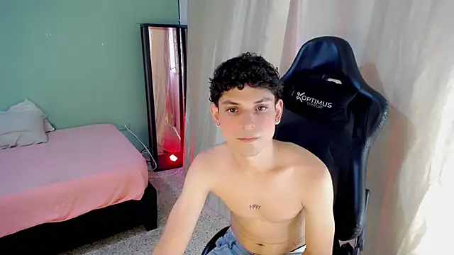 dilan hott  online show from 11, 11, 2025