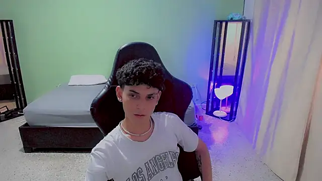 dilan hott  online show from 19, 9, 2025