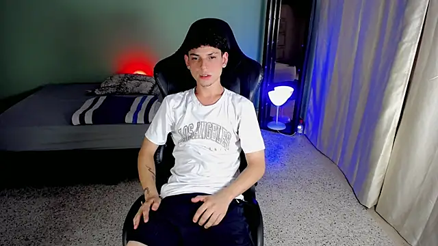 dilan hott  online show from 2, 10, 2025