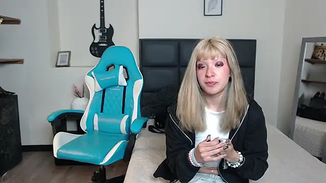 Amnesia  online show from 19, 11, 2025