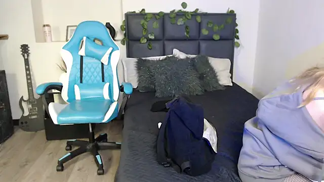 Amnesia  online show from 26, 9, 2025