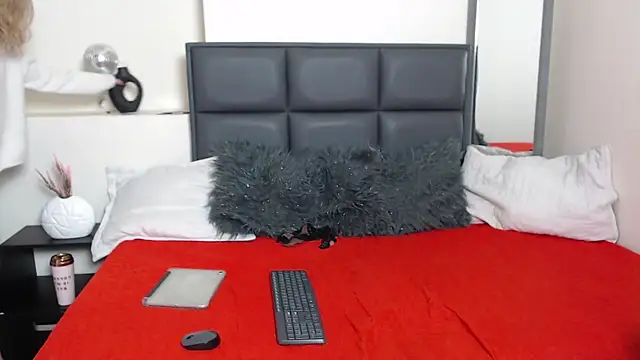 Amnesia  online show from 19, 9, 2025