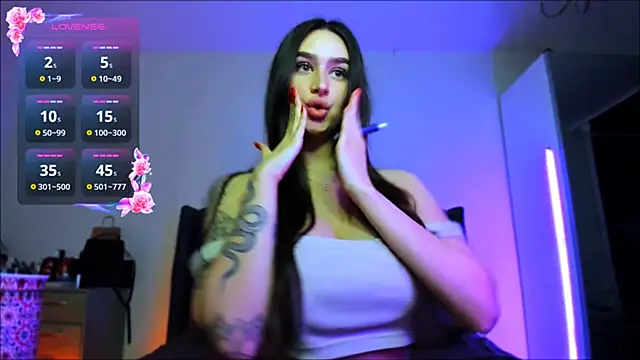 Veronica Larsson online show from 27, 9, 2025