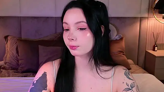 Goldy Stark online show from 5, 10, 2025