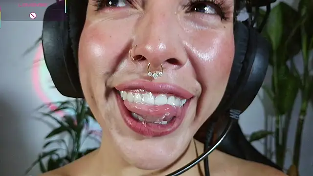 bri von dhara   online show from 11, 4, 2026