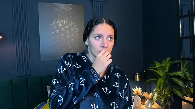 Snapshot of aliceandsia chatting on 18, 9, 2025 aliceandsia online show from 18, 9, 2025