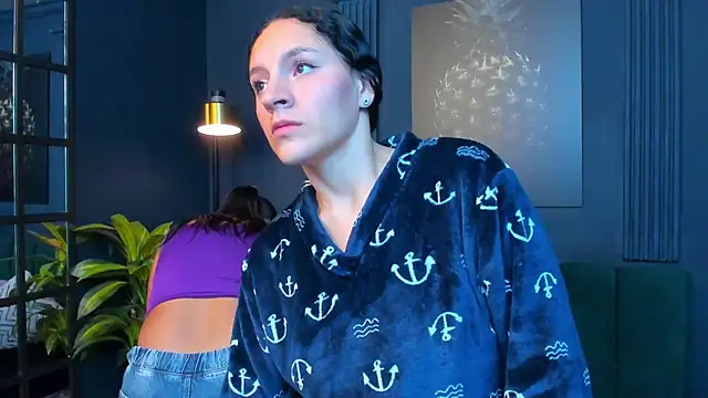 Snapshot of aliceandsia chatting on 29, 9, 2025 aliceandsia online show from 29, 9, 2025