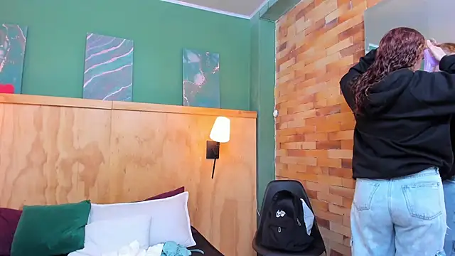 Snapshot of aliceandsia chatting on 27, 11, 2025 aliceandsia online show from 27, 11, 2025