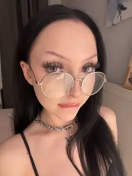 Lina Thornton  online show from 22, 5, 2026