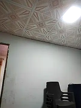 Naomi-Mature online show from 8, 10, 2025