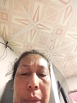 Naomi-Mature online show from 15, 4, 2026