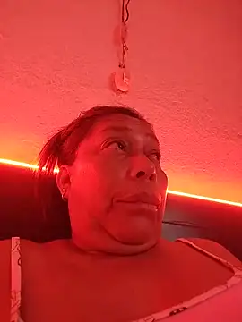 Naomi-Mature online show from 14, 5, 2026