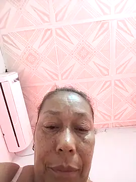 Naomi-Mature online show from 11, 2, 2026