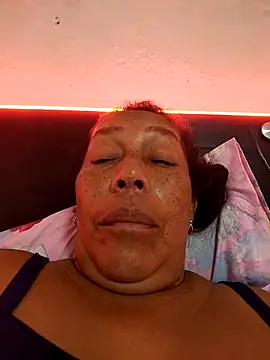 Naomi-Mature online show from 11, 4, 2026