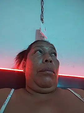 Naomi-Mature online show from 17, 5, 2026