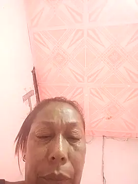 Naomi-Mature online show from 14, 4, 2026