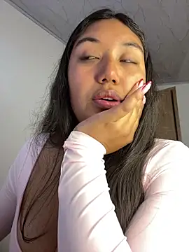 Snapshot of SharaRous chatting on 7, 2, 2026 SharaRous online show from 7, 2, 2026