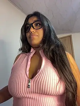 Snapshot of SharaRous chatting on 3, 2, 2026 SharaRous online show from 3, 2, 2026