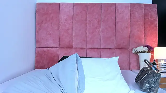 kittyy milk 001 online show from 8, 1, 2026