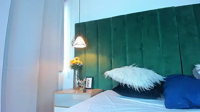 kittyy milk 001 online show from 27, 9, 2025