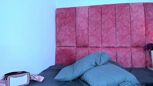 kittyy milk 001 online show from 22, 12, 2025