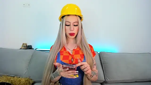 Snapshot of Sweet_Soffi chatting on 18, 10, 2025 Sweet Soffi online show from 18, 10, 2025