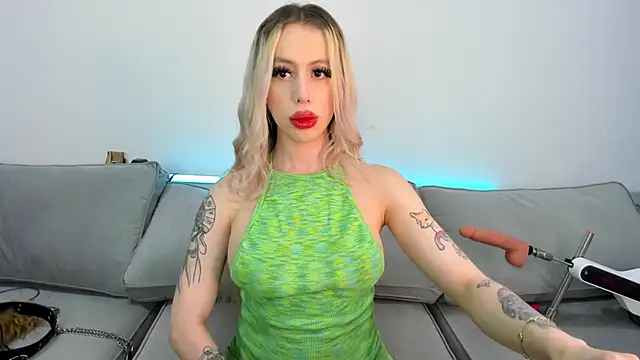 Snapshot of Sweet_Soffi chatting on 10, 11, 2025 Sweet Soffi online show from 10, 11, 2025