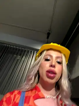 Snapshot of Sweet_Soffi chatting on 31, 10, 2025 Sweet Soffi online show from 31, 10, 2025