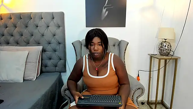 nahiroby ebony online show from 17, 9, 2025