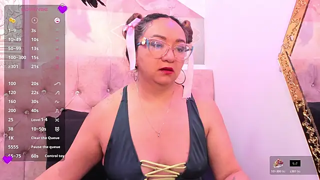 leyla smithh online show from 30, 10, 2025