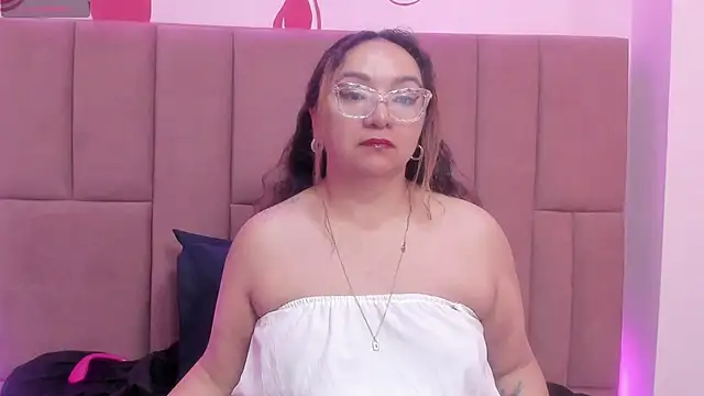 leyla smithh online show from 30, 11, 2025