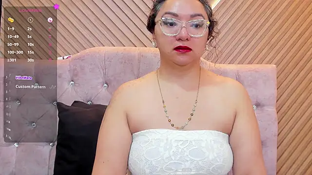 leyla smithh online show from 24, 11, 2025