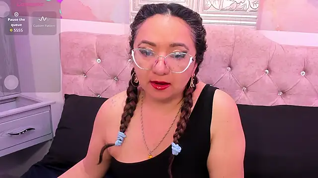 leyla smithh online show from 7, 11, 2025