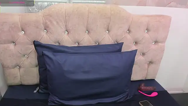 leyla smithh online show from 6, 10, 2025