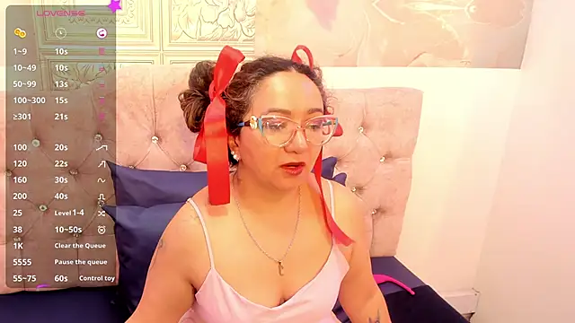 leyla smithh online show from 15, 10, 2025