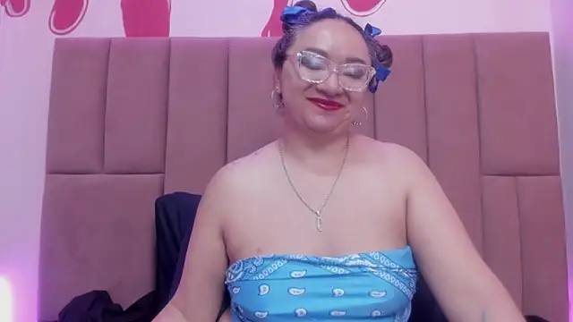 leyla smithh online show from 28, 11, 2025