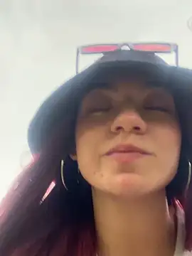 Red kytty6 online show from 4, 3, 2026