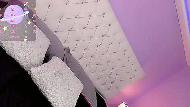 DaniielaV online show from 2, 12, 2025