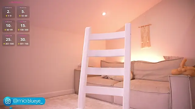 Miablueye online show from 19, 10, 2025