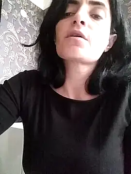 Gecenin Kralicesi online show from 4, 3, 2026