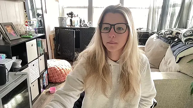 playwithdakota online show from 11, 11, 2025