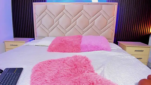 MiaaFarrel online show from 17, 12, 2025