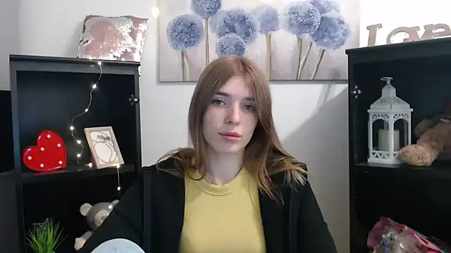 JuiceLips   online show from 8, 10, 2025