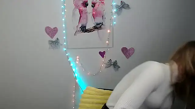 JuiceLips   online show from 1, 12, 2025