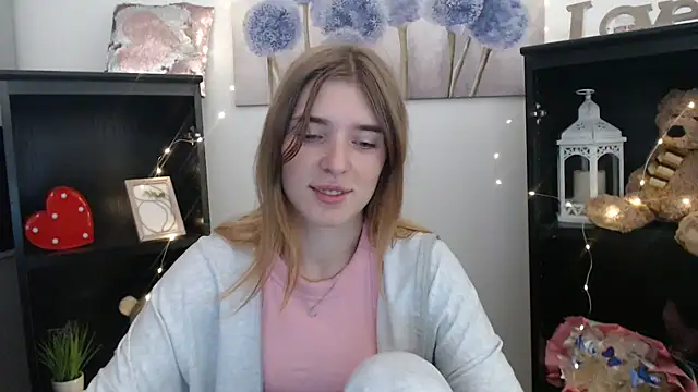 JuiceLips   online show from 11, 9, 2025