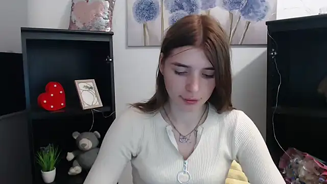 JuiceLips   online show from 27, 10, 2025