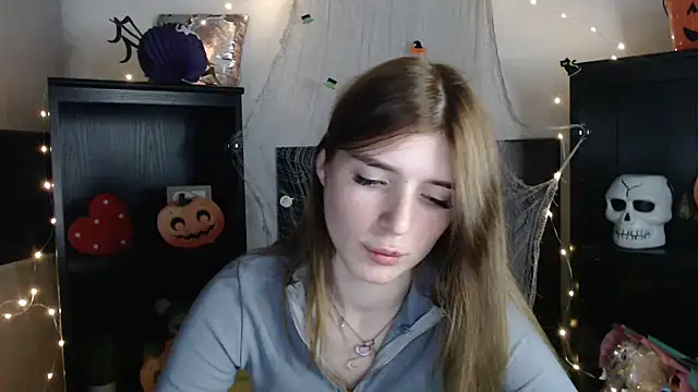 JuiceLips   online show from 3, 11, 2025