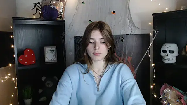 JuiceLips   online show from 10, 11, 2025