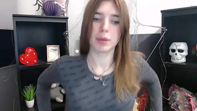 JuiceLips   online show from 11, 11, 2025